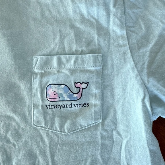 Cute mint green  Vineyard Vines T-shirt with little pocket, M. 100% cotton. - Picture 3 of 4